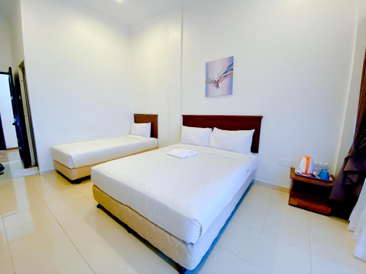Hotel & Chalet Sportfishing Pnk Teluk Bahang Exteriör bild